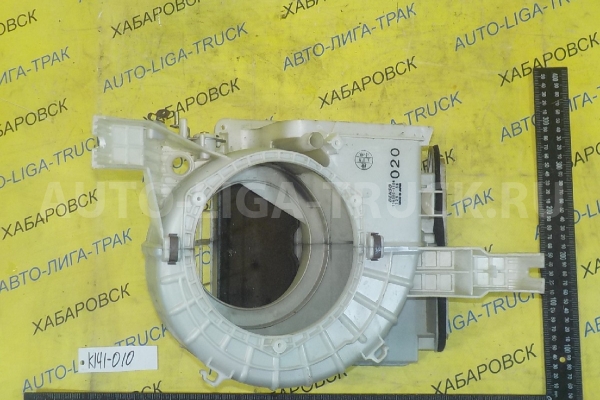 Корпус мотора печки Mitsubishi Canter 4M40 Корпус мотора печки 4M40 2001  MC140020