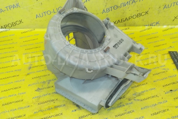 Корпус мотора печки Mitsubishi Canter 4M40 Корпус мотора печки 4M40 1994  MC140020