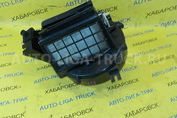 Корпус мотора печки Nissan Atlas TD27 Корпус мотора печки TD27 1993  27235-0T000