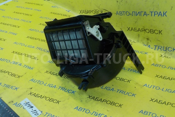 Корпус мотора печки Nissan Atlas TD27 Корпус мотора печки TD27 1993  27235-0T000