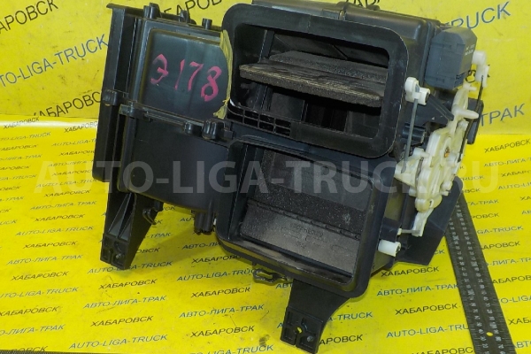 Корпус радиатора печки Isuzu Elf 4HG1 Корпус радиатора печки 4HG1 1996  8-97115-673-0