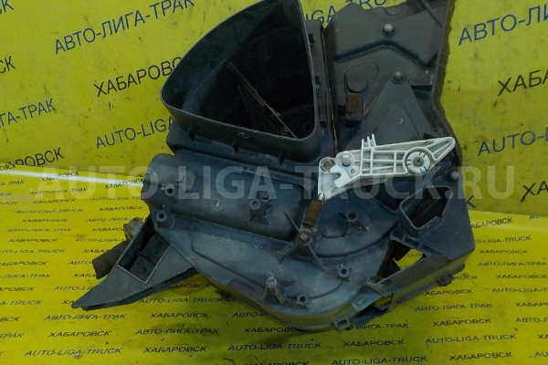 Корпус радиатора печки Mazda Titan 4HF1 Корпус радиатора печки 4HF1 1999  W201-61-130