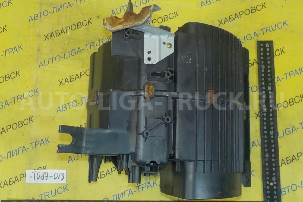 Корпус радиатора печки Mazda Titan 4HF1 Корпус радиатора печки 4HF1 1997  W201-61-130