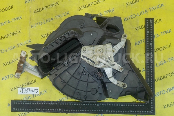 Корпус радиатора печки Mazda Titan 4HF1 Корпус радиатора печки 4HF1 1997  W201-61-130