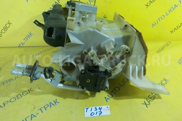 Корпус радиатора печки Mazda Titan 4HF1 Корпус радиатора печки 4HF1 2001  W620-61-130H