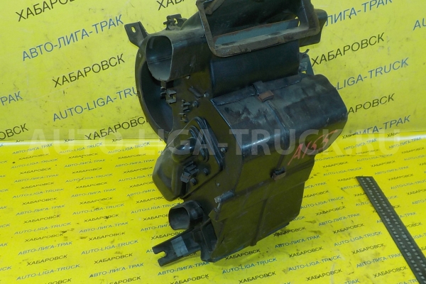 Корпус радиатора печки Nissan Atlas ED33 Корпус радиатора печки ED33 1988  27110-R8111