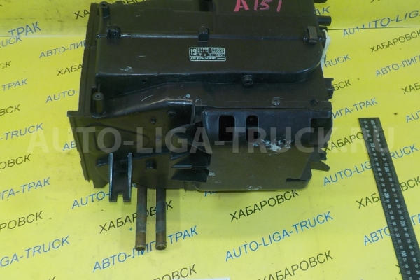 Корпус радиатора печки Nissan Atlas TD27 Корпус радиатора печки TD27 1997  27110-0T002