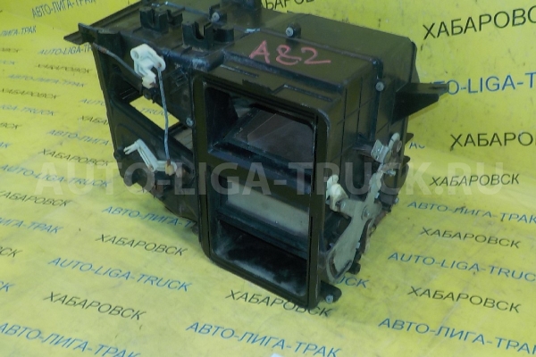 Корпус радиатора печки Nissan Atlas TD27 Корпус радиатора печки TD27 1994  27110-0T002