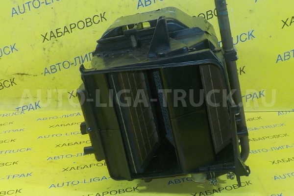 Корпус радиатора печки Nissan Atlas TD27 Корпус радиатора печки TD27 1997  27110-0T002