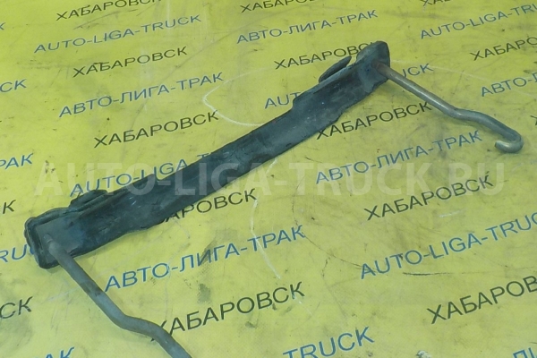 Крепление АКБ Mitsubishi Canter 4M51 Крепление АКБ 4M51 2003  MK452394