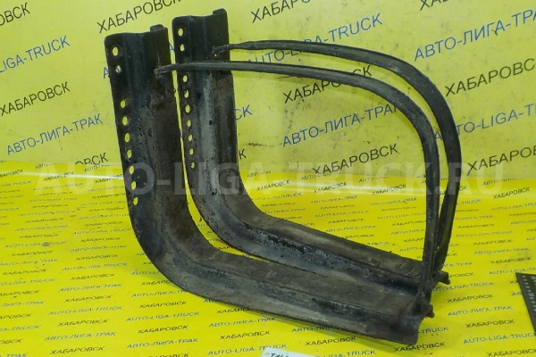 Крепление бака Mazda Titan 4HF1 Крепление бака 4HF1 1997  W201-42-750C