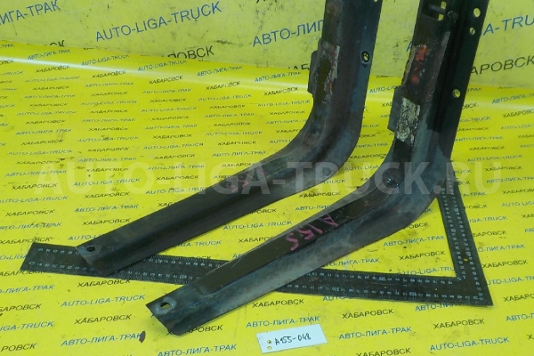 Крепление бака Nissan Atlas ED33 Крепление бака ED33 1988  17421-01T03