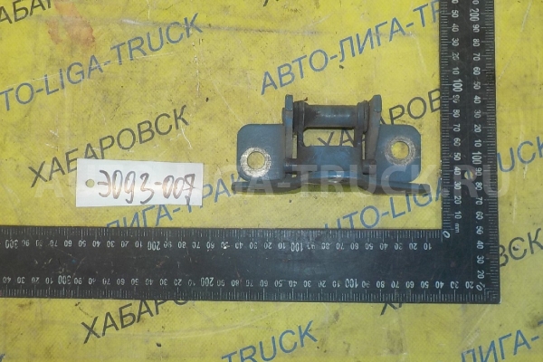 Крепление двери Isuzu Elf 4HF1 Крепление двери 4HF1 1998  8-97852-007-4