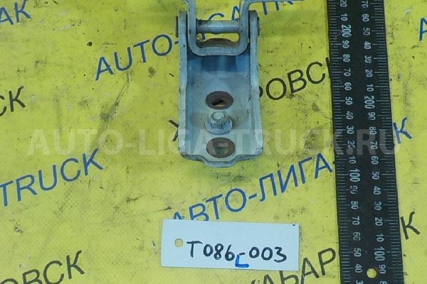 Крепление двери Mazda Titan 4HF1 Крепление двери 4HF1 1996  W611-59-210