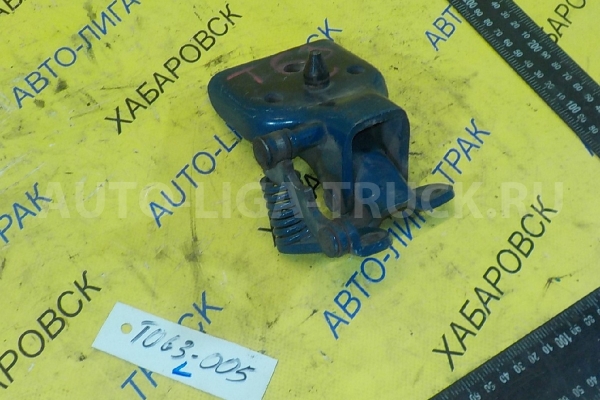 Крепление двери Mazda Titan VS Крепление двери VS 1998  W412-59-240