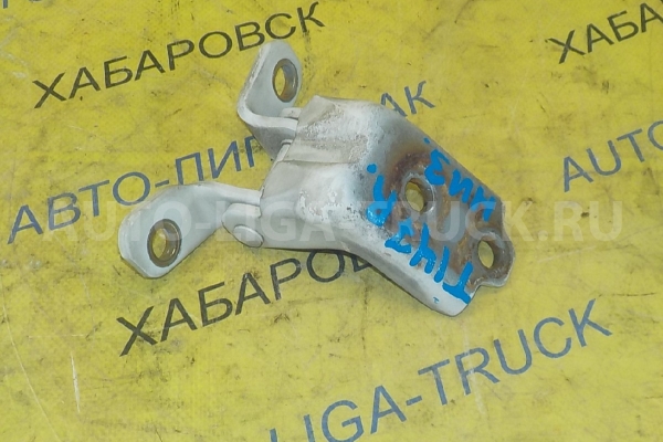 Крепление двери Mazda Titan WL Крепление двери WL 2002  W611-58-240A