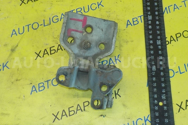 Крепление двери Mazda Titan XA Крепление двери XA 1990  W412-59-240