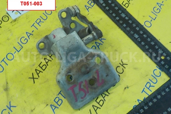 Крепление двери Mazda Titan XA Крепление двери XA 1990  W412-59-240