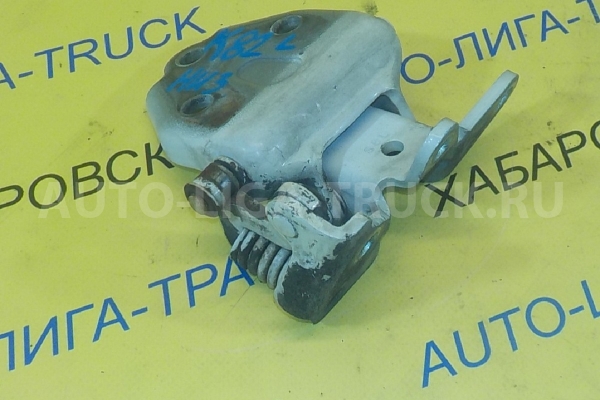 Крепление двери Mitsubishi Canter Крепление двери    MC148975