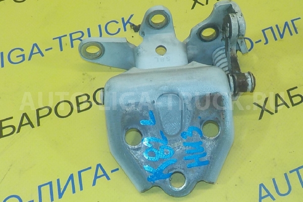 Крепление двери Mitsubishi Canter Крепление двери    MC148975