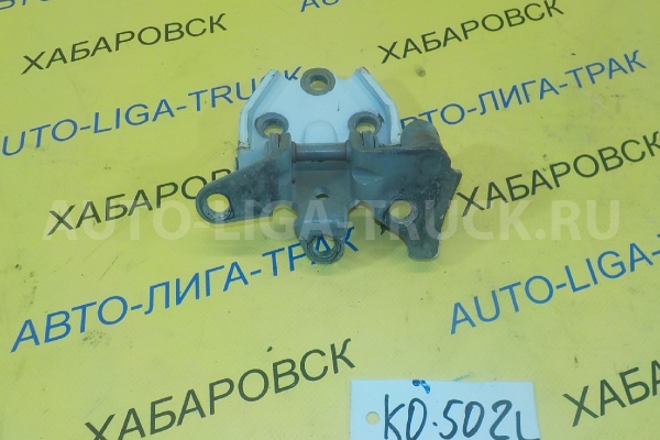 Крепление двери Mitsubishi Canter Крепление двери    MC148975