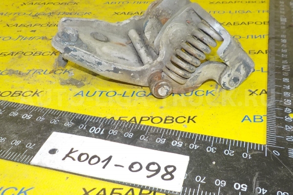 Крепление двери Mitsubishi Canter Крепление двери MC145233 Крепление двери Mitsubishi Canter Крепление двери MC145233