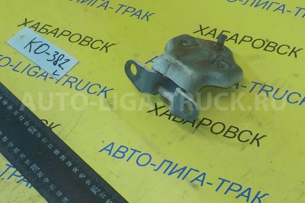 Крепление двери Mitsubishi Canter Крепление двери MC145235 Крепление двери Mitsubishi Canter Крепление двери MC145235