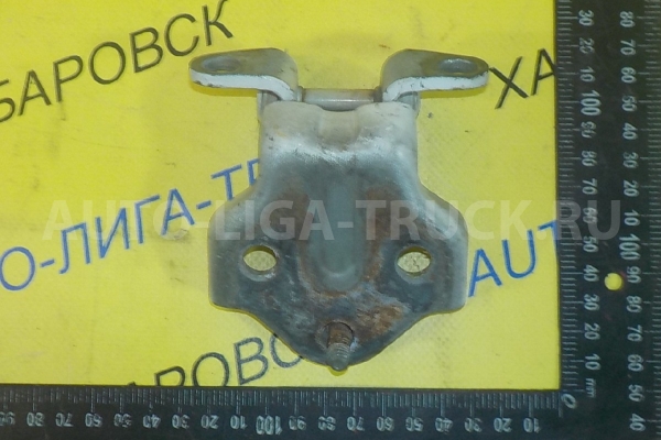 Крепление двери Mitsubishi Canter Крепление двери MC145235 Крепление двери Mitsubishi Canter Крепление двери MC145235