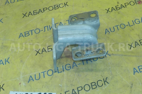 Крепление двери Mitsubishi Canter 4M42 Крепление двери  2006  MK997204