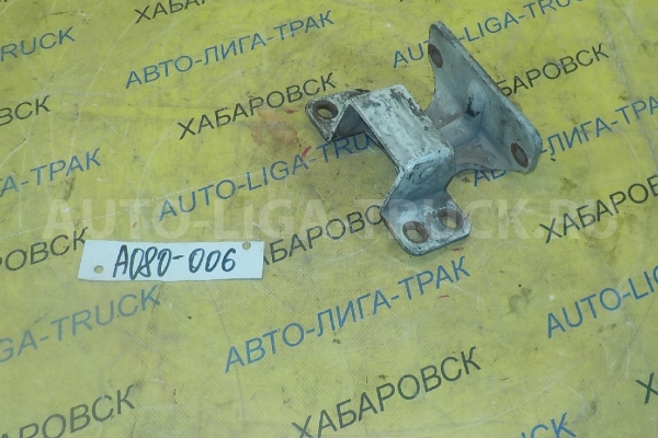 Крепление двери Nissan Atlas TD27 Крепление двери TD27 1994  80400-0T000