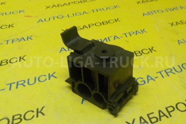 Крепление сидения - Клипса Mazda Titan 4HF1 Крепление сидения - Клипса 4HF1 2001  W620-68-0B7A