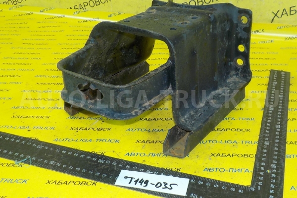 Крепление запасного колеса Mazda Titan 4HF1 Крепление запасного колеса 4HF1 1997  W001-38-640B