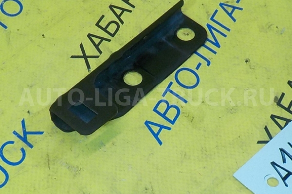 Кроншейн-крепление Nissan Atlas TD27 Кроншейн-крепление TD27 1993  61878-0T001