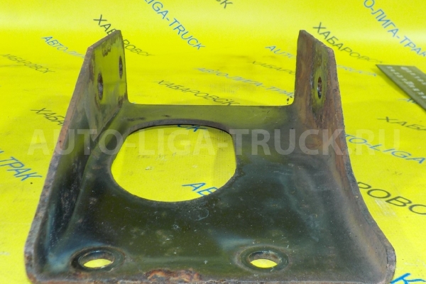 Кронштейн бампера Mitsubishi Canter 4D35 Кронштейн бампера 4D35   MC139295