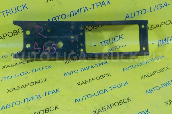 Кронштейн бампера Nissan Atlas TD27 Кронштейн бампера TD27 1995  62036-2T000