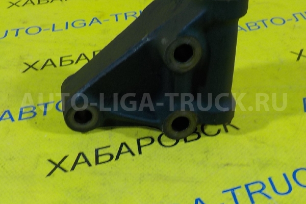 Кронштейн Isuzu Elf 4HF1 Кронштейн 4HF1 1997  8-97075-884-2