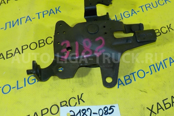 Кронштейн Isuzu Elf 4HF1 Кронштейн 4HF1 1997  8-97118-729-0