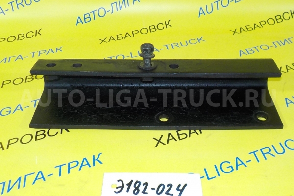 Кронштейн Isuzu Elf 4HF1 Кронштейн 4HF1 1997  8-97075-607-0