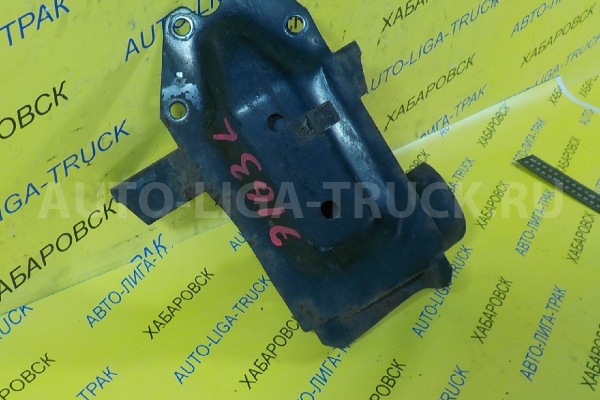 Кронштейн Isuzu Elf 4HG1 Кронштейн 4HG1 1999  8-97031-380-3