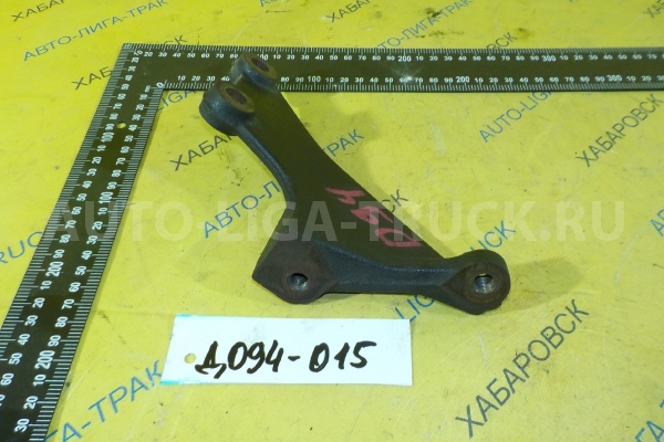 Кронштейн КПП Toyota Dyna, Toyoace 4B Кронштейн КПП 4B 2001  33119-36042