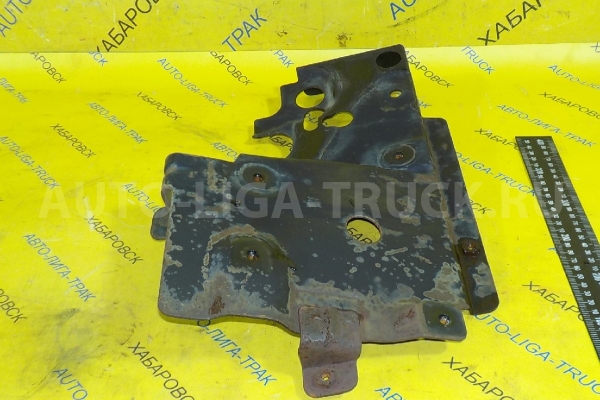 Кронштейн Mazda Titan 4HG1 Кронштейн 4HG1 2000  W201-51-8P0C