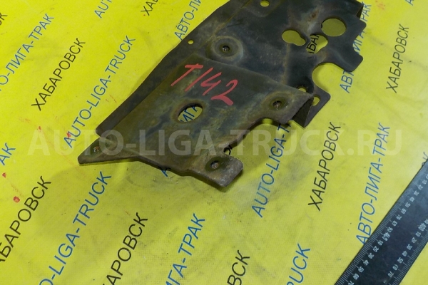 Кронштейн Mazda Titan 4HG1 Кронштейн 4HG1 2000  W201-51-8R0B