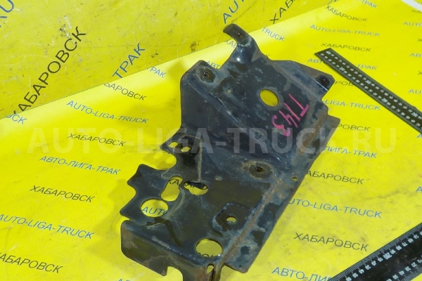 Кронштейн Mazda Titan 4HG1 Кронштейн 4HG1 2000  W612-51-8R0