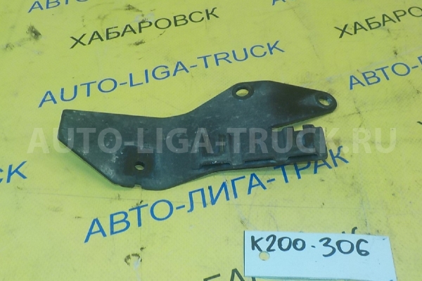 Кронштейн Mitsubishi Canter 4D33 Кронштейн 4D33 1999  ALT-000726