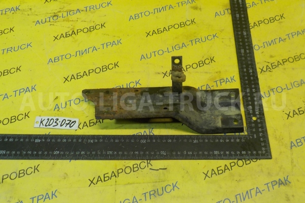 Кронштейн Mitsubishi Canter 4D33 Кронштейн 4D33 1994  MC127510