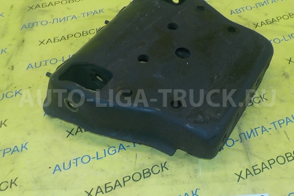 Кронштейн Mitsubishi Canter 4M51 Кронштейн 4M51 2003  MK335260