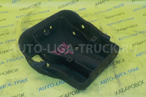 Кронштейн Mitsubishi Canter 4M51 Кронштейн 4M51 2003  MK335260