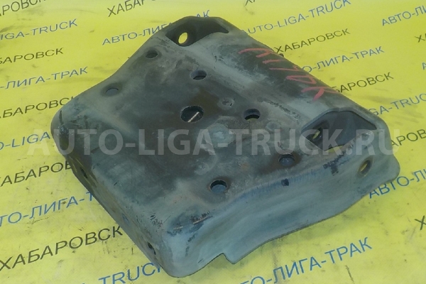 Кронштейн Mitsubishi Canter 4M51 Кронштейн 4M51 2003  MK335261