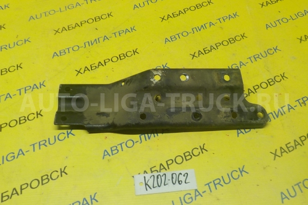 Кронштейн Mitsubishi Canter 4M51 Кронштейн 4M51 2001  MC081108