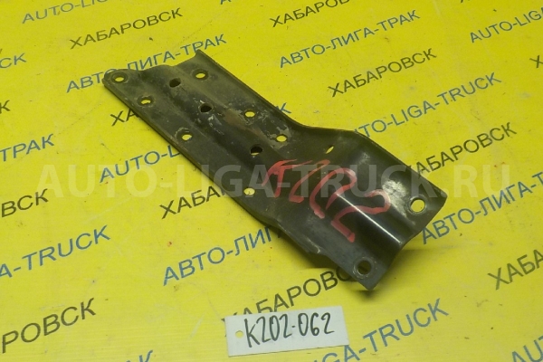 Кронштейн Mitsubishi Canter 4M51 Кронштейн 4M51 2001  MC081108